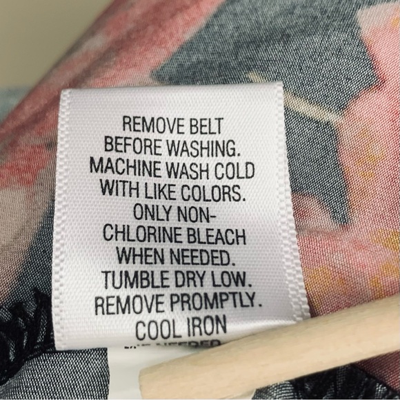 Floral Plus Size Sleeveless Dress - Picture 14 of 16